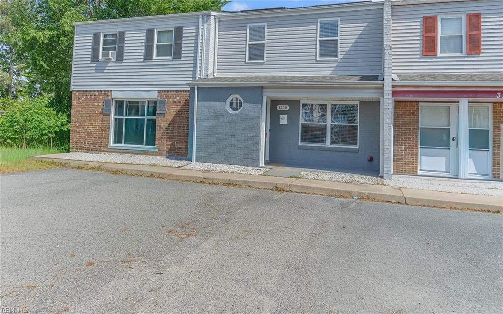 Photo of 3250 Saxon Place, Virginia Beach, VA 23453 (MLS # 10631464)