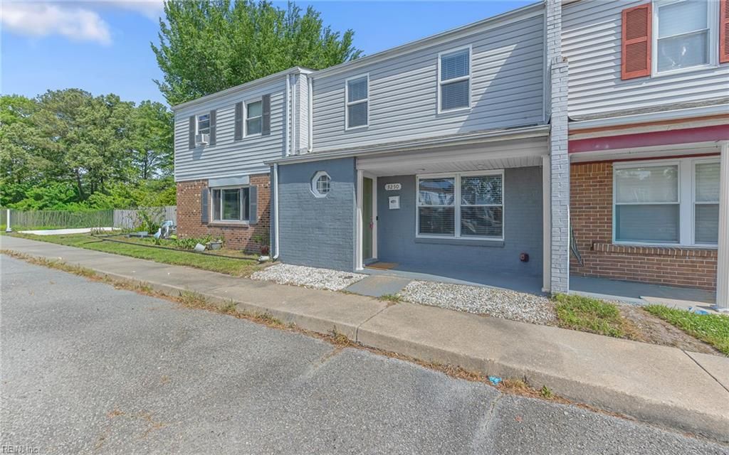 Photo of 3250 Saxon Place, Virginia Beach, VA 23453 (MLS # 10631464)