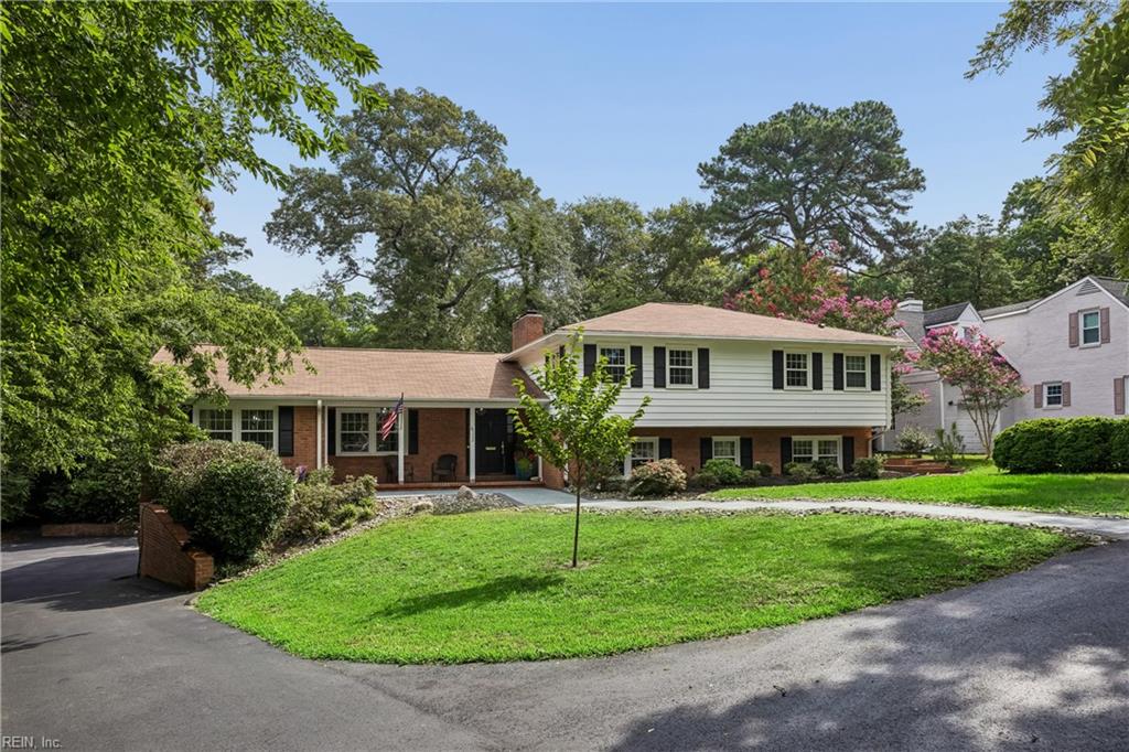 Perfectly positioned on a private, wooded .66-acre homesite overlookin – image 3