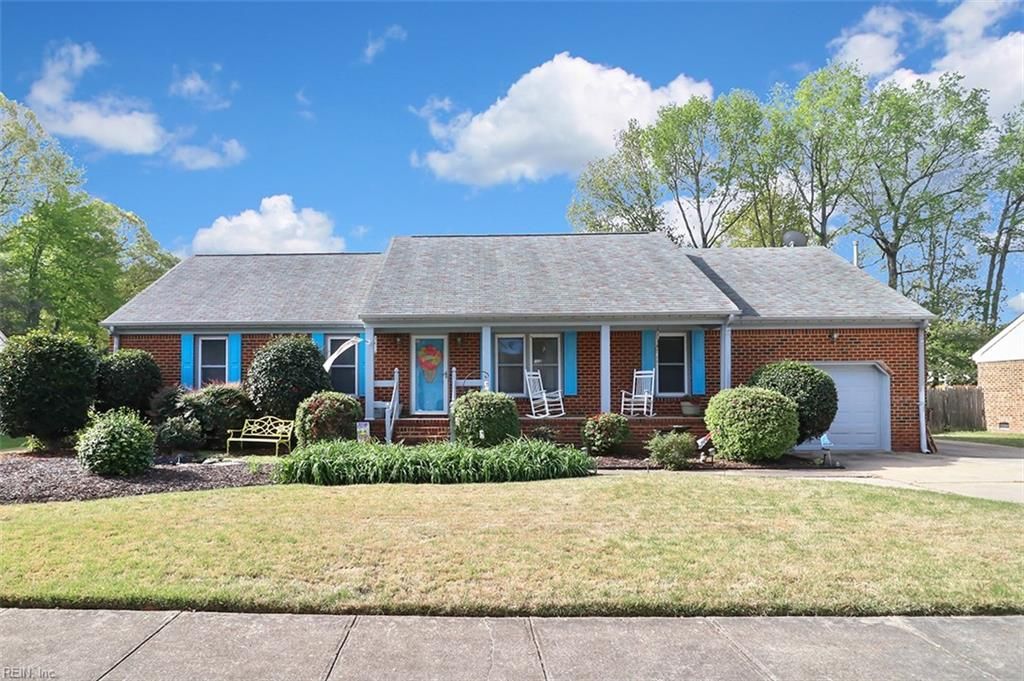 Photo of 1014 Weeping Willow Drive, Chesapeake, VA 23322 (MLS # 10628591)