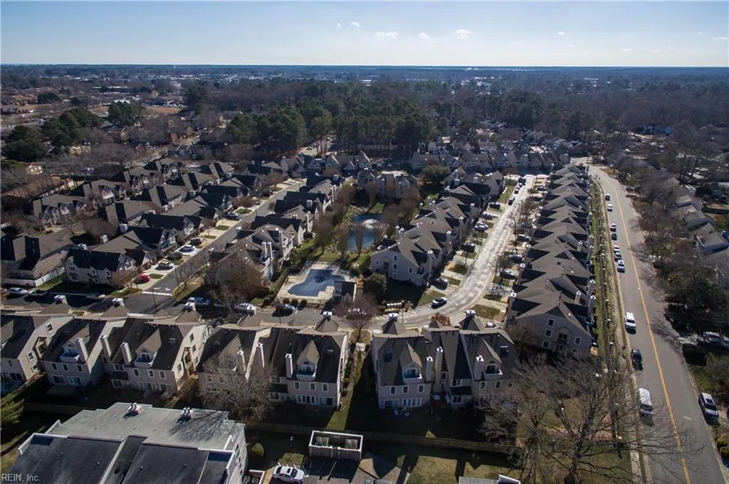 Virginia Beach, Virginia 23454, United States, 2 Bedrooms Bedrooms, ,3 BathroomsBathrooms,Residential,Active,131252