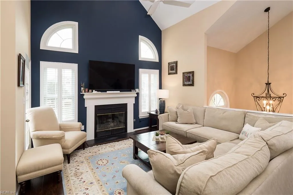 Virginia Beach, Virginia 23454, United States, 2 Bedrooms Bedrooms, ,3 BathroomsBathrooms,Residential,Active,131252