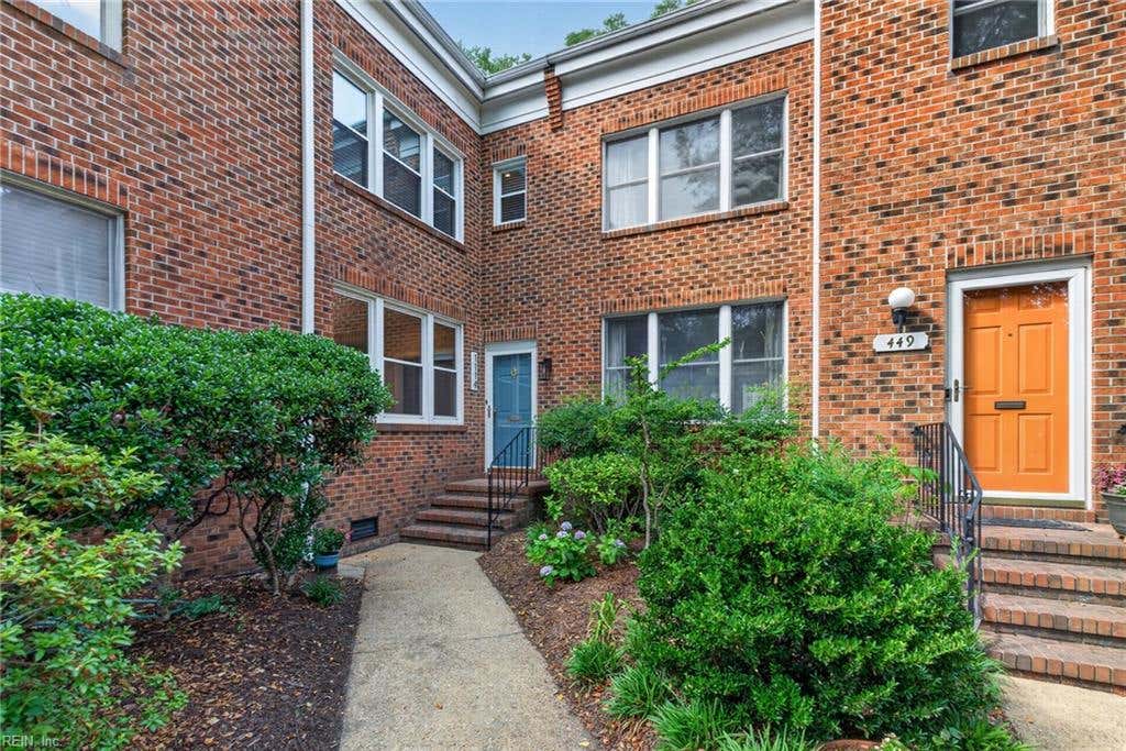 Photo of 1114 Colonial Avenue, Norfolk, VA 23507 (MLS # 10641355)