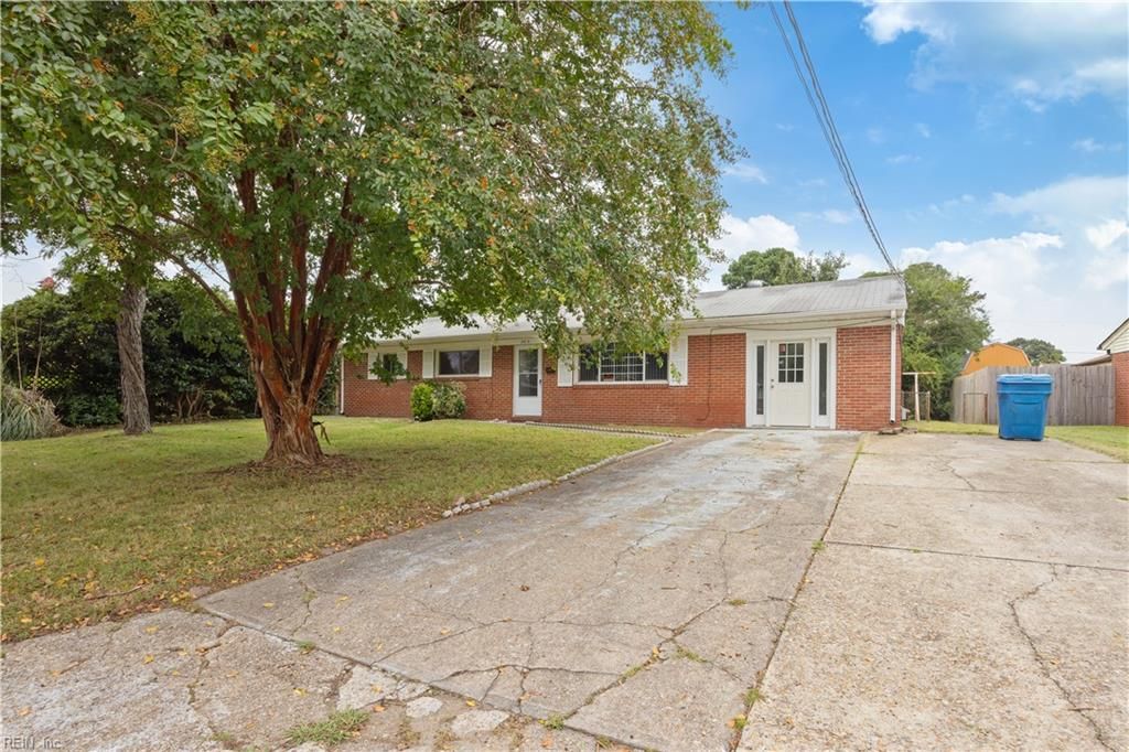 Photo of 3416 Victoria Drive, Virginia Beach, VA 23452 (MLS # 10613133)