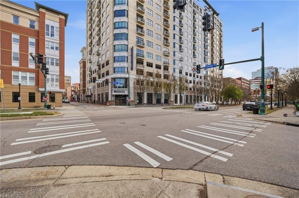 Photo of 123 College Place #905, Norfolk, VA 23510 (MLS # 10613809)