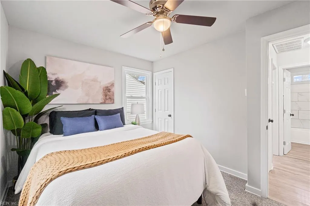 Hampton, Virginia 23663, United States, 2 Bedrooms Bedrooms, ,1 BathroomBathrooms,Residential,Pending,10914