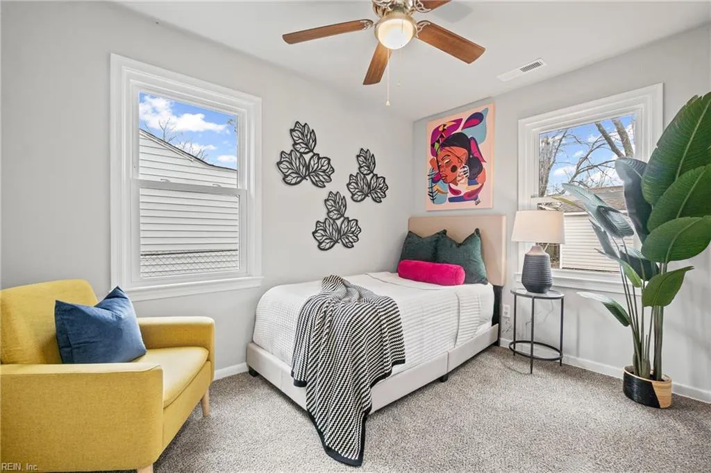 Hampton, Virginia 23663, United States, 2 Bedrooms Bedrooms, ,1 BathroomBathrooms,Residential,Pending,10914