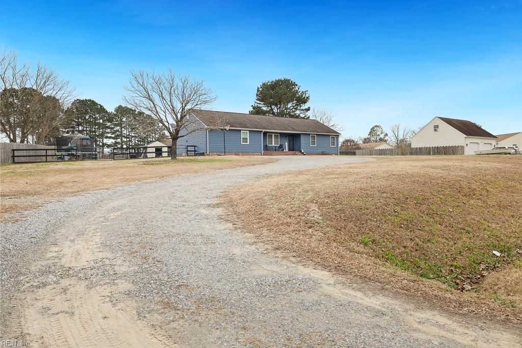 Photo of 304 Longview Circle, Smithfield, VA 23430 (MLS # 10614261)