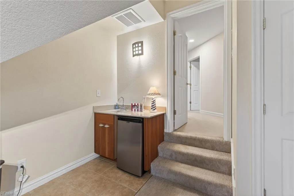 Virginia Beach, Virginia 23456, United States, 6 Bedrooms Bedrooms, ,5 BathroomsBathrooms,Residential,Active,254586