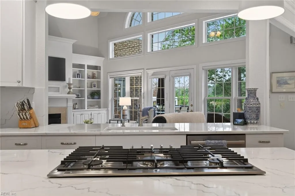 Virginia Beach, Virginia 23456, United States, 6 Bedrooms Bedrooms, ,5 BathroomsBathrooms,Residential,Active,254586