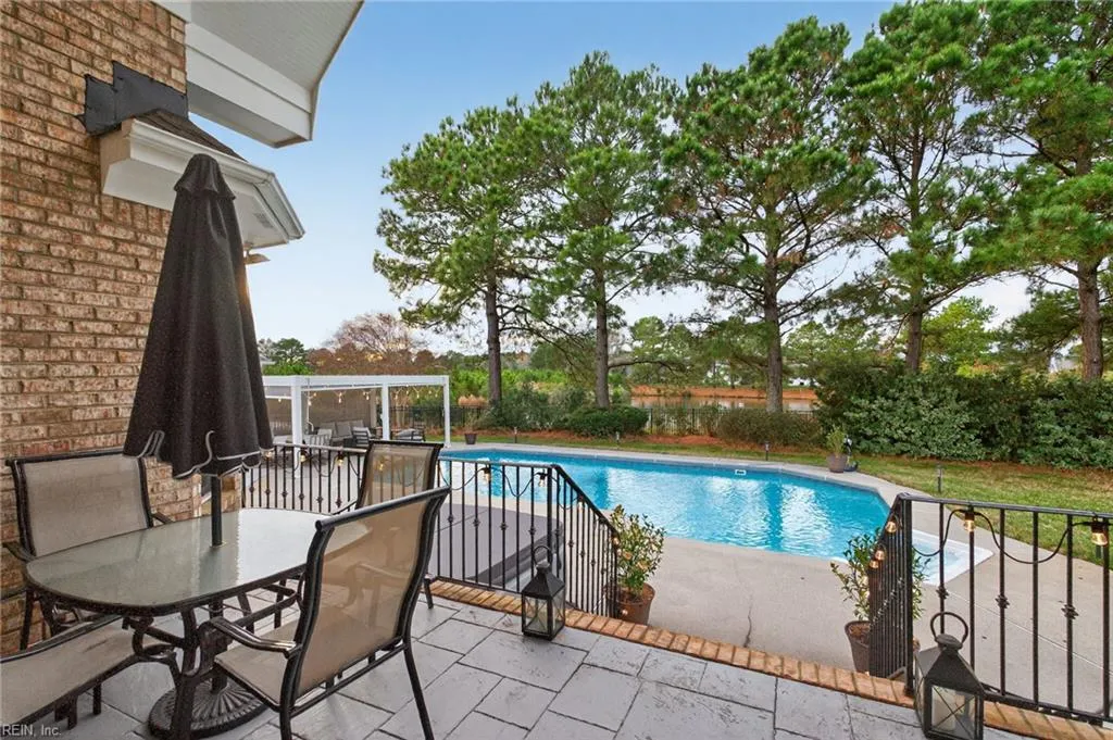 Virginia Beach, Virginia 23456, United States, 6 Bedrooms Bedrooms, ,5 BathroomsBathrooms,Residential,Active,254586