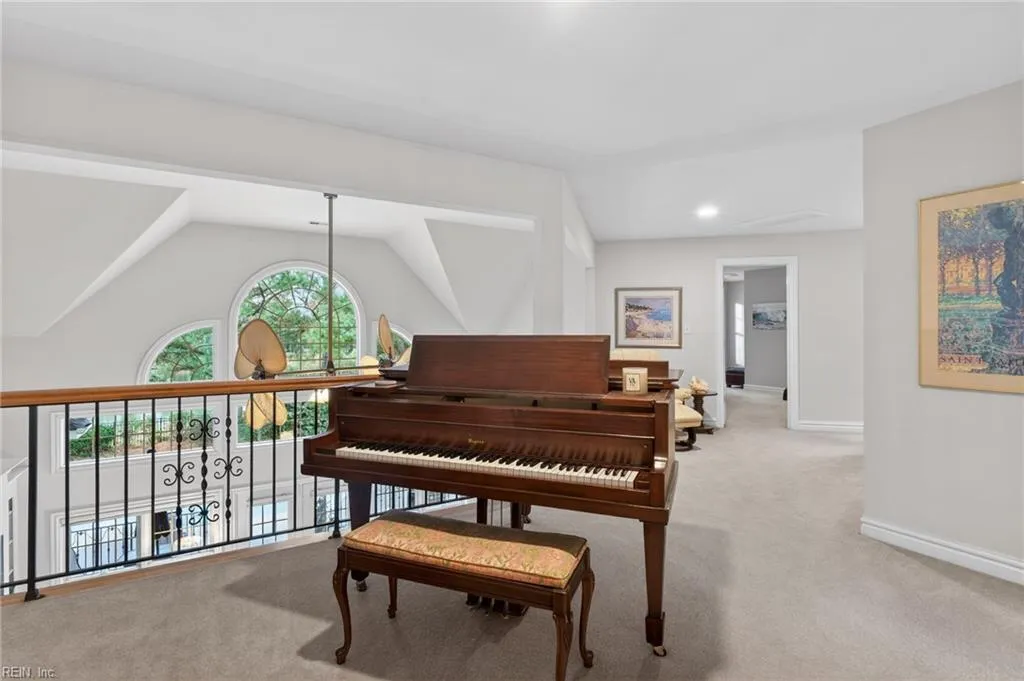 Virginia Beach, Virginia 23456, United States, 6 Bedrooms Bedrooms, ,5 BathroomsBathrooms,Residential,Active,254586