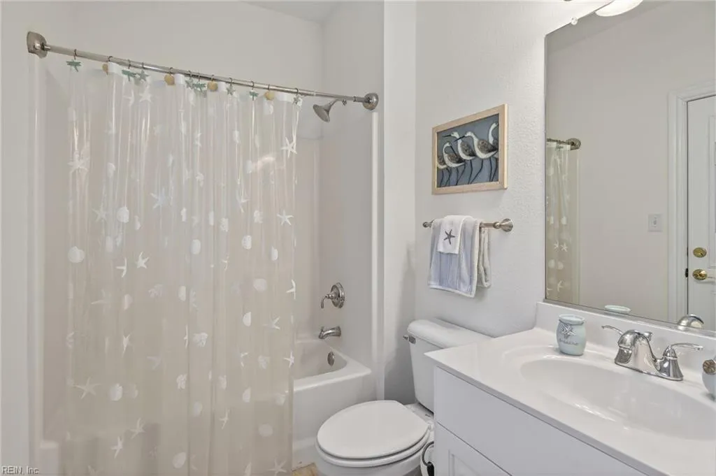 Virginia Beach, Virginia 23456, United States, 6 Bedrooms Bedrooms, ,5 BathroomsBathrooms,Residential,Active,254586