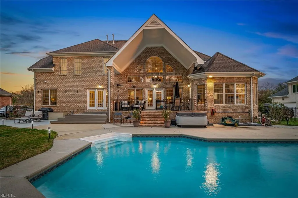 Virginia Beach, Virginia 23456, United States, 6 Bedrooms Bedrooms, ,5 BathroomsBathrooms,Residential,Active,254586