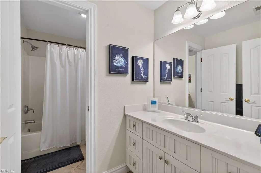 Virginia Beach, Virginia 23456, United States, 6 Bedrooms Bedrooms, ,5 BathroomsBathrooms,Residential,Active,254586