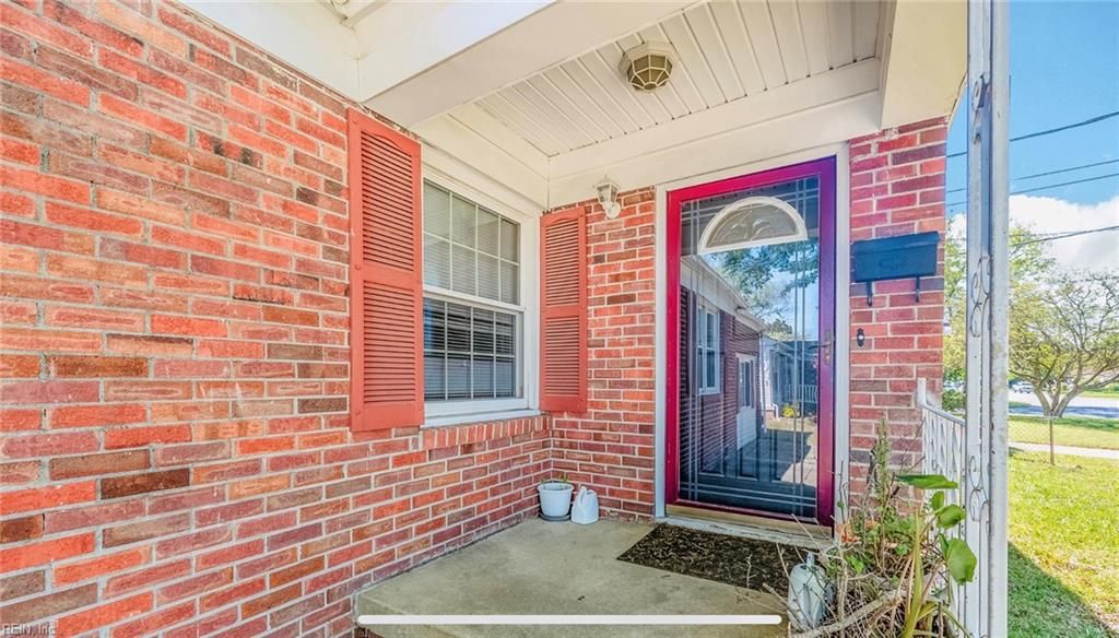 Photo of 24 Saint Albans Drive, Hampton, VA 23669 (MLS # 10623029)