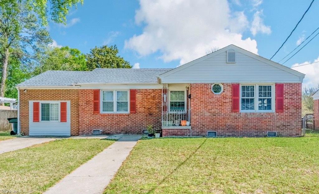 Photo of 24 Saint Albans Drive, Hampton, VA 23669 (MLS # 10623029)