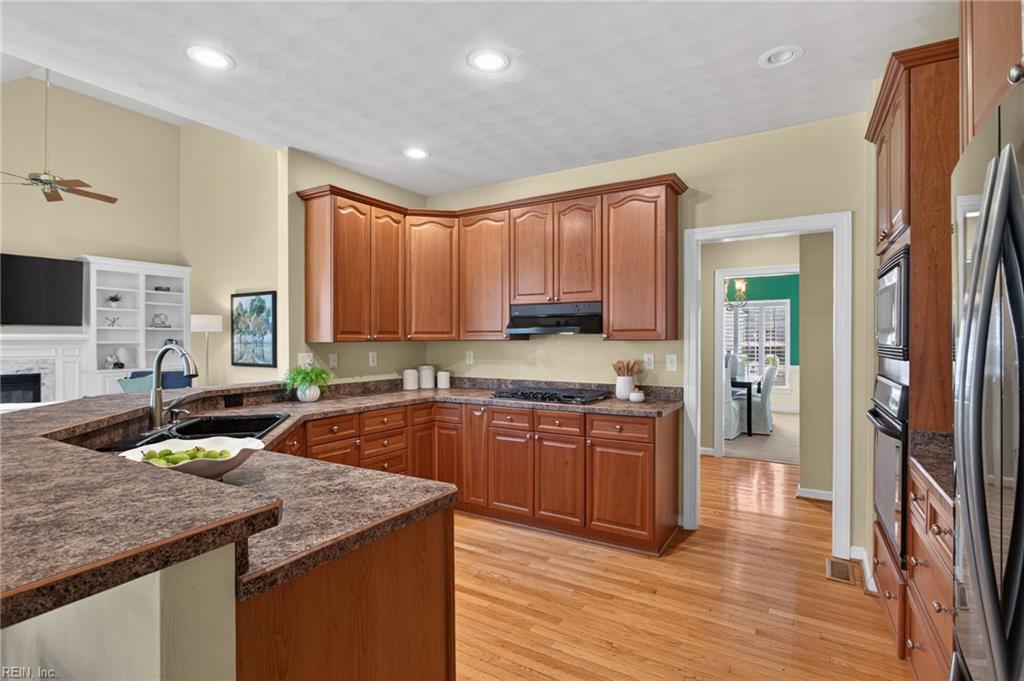 Photo of 804 Catrina Lane, Chesapeake, VA 23322 (MLS # 10649624)