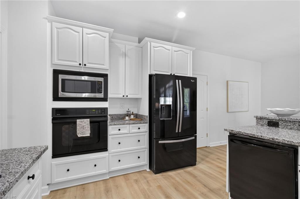 Photo of 804 Catrina Lane, Chesapeake, VA 23322 (MLS # 10658619)