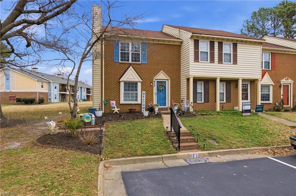 Photo of 927 Still Harbor Circle, Chesapeake, VA 23320 (MLS # 10622737)