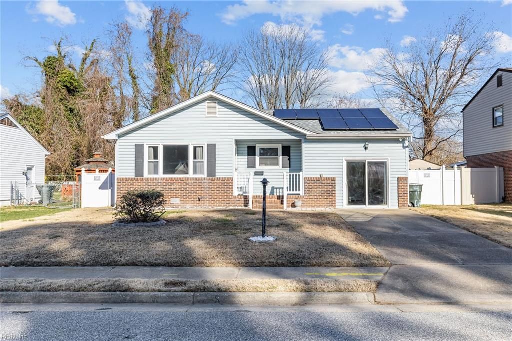 Photo of 4 Rendon Drive, Hampton, VA 23666 (MLS # 10614822)