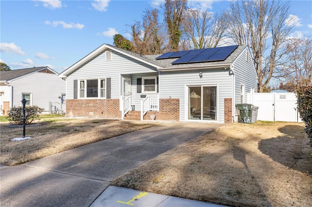 Photo of 4 Rendon Drive, Hampton, VA 23666 (MLS # 10614822)