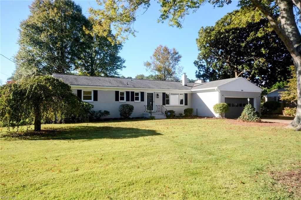 Photo of 2421 Inlynnview Road, Virginia Beach, VA 23454 (MLS # 10606668)