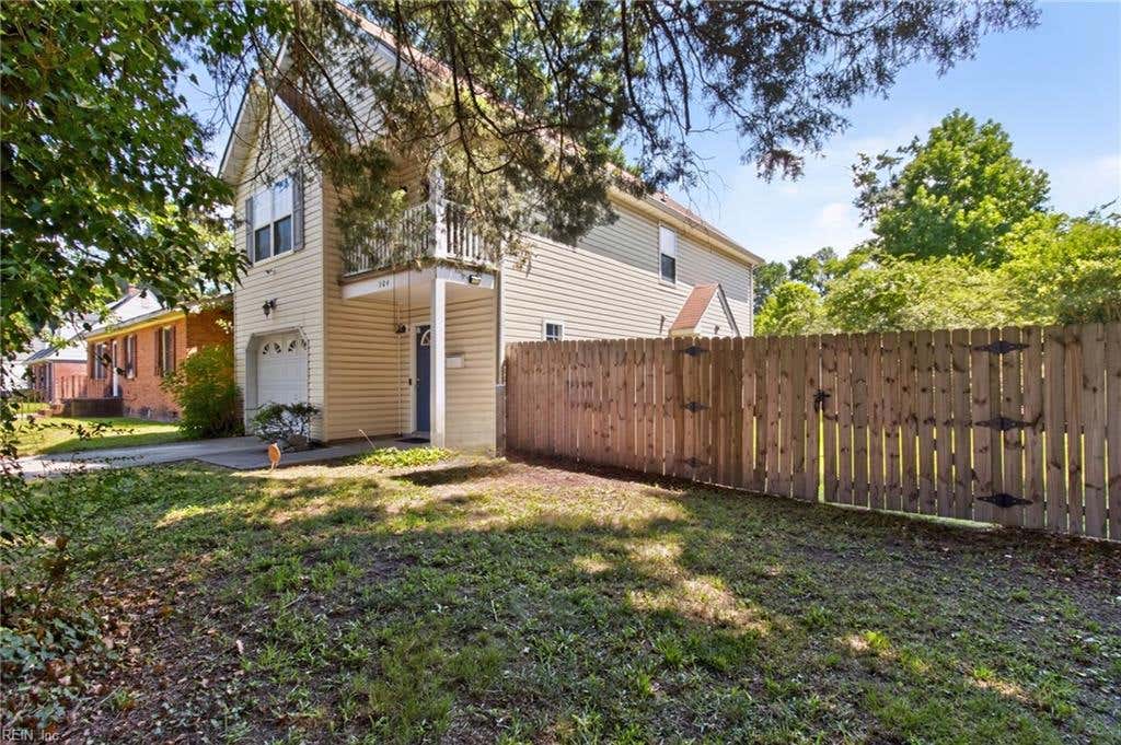 Photo of 904 Dogwood Terrace, Norfolk, VA 23502 (MLS # 10648164)
