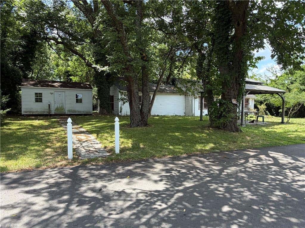 Photo of 2121 Wheeling Avenue, Norfolk, VA 23523 (MLS # 10640903)