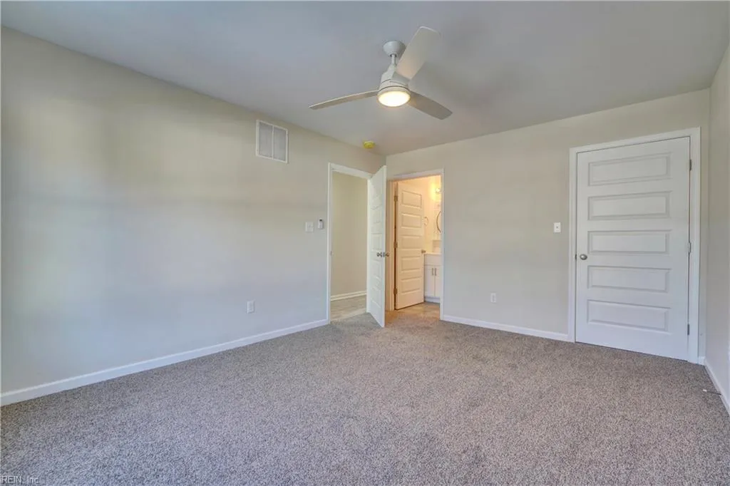 Hampton, Virginia 23663, United States, 5 Bedrooms Bedrooms, ,3 BathroomsBathrooms,Residential,Pending,27108