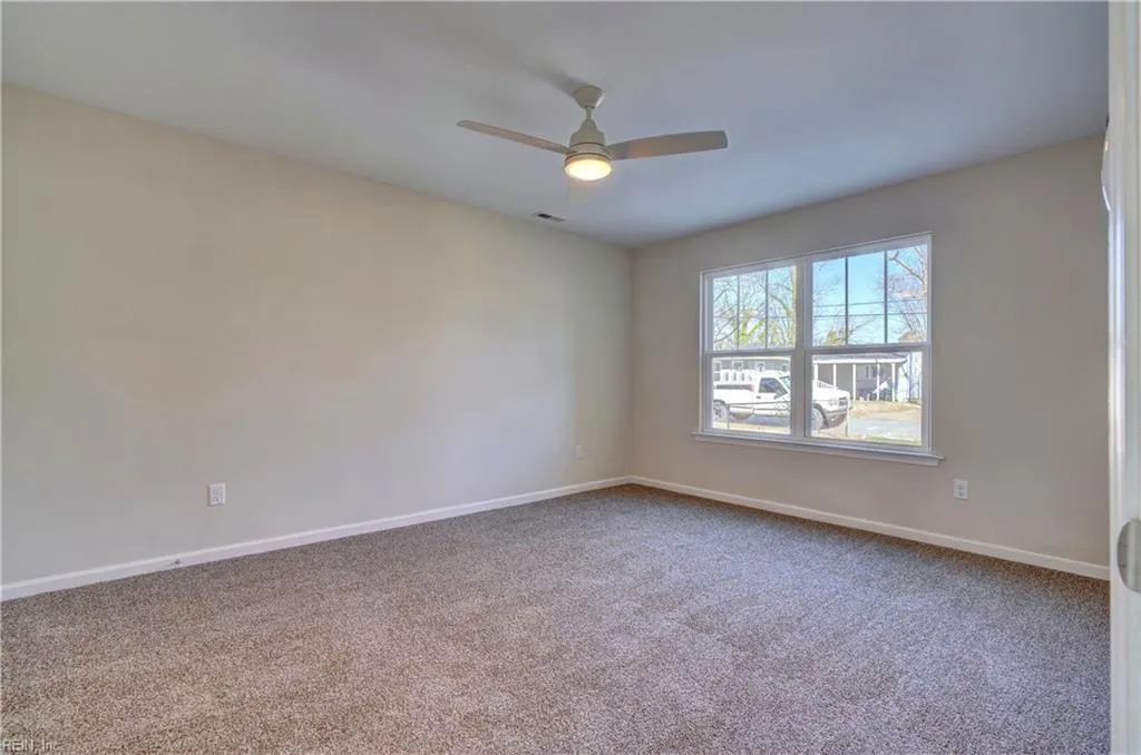 Hampton, Virginia 23663, United States, 5 Bedrooms Bedrooms, ,3 BathroomsBathrooms,Residential,Pending,27108