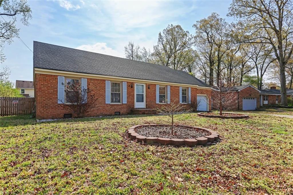 Photo of 428 Rock Drive, Chesapeake, VA 23323 (MLS # 10627238)
