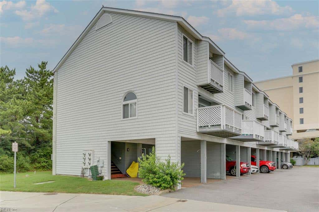 Photo of 215 4th St St, Virginia Beach, VA 23451 (MLS # 10647765)