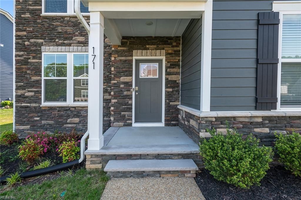 Photo of 171 Royal Blackheath, Smithfield, VA 23430 (MLS # 10631927)