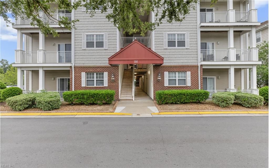 Photo of 5317 Warminster Drive #103, Virginia Beach, VA 23455 (MLS # 10635585)