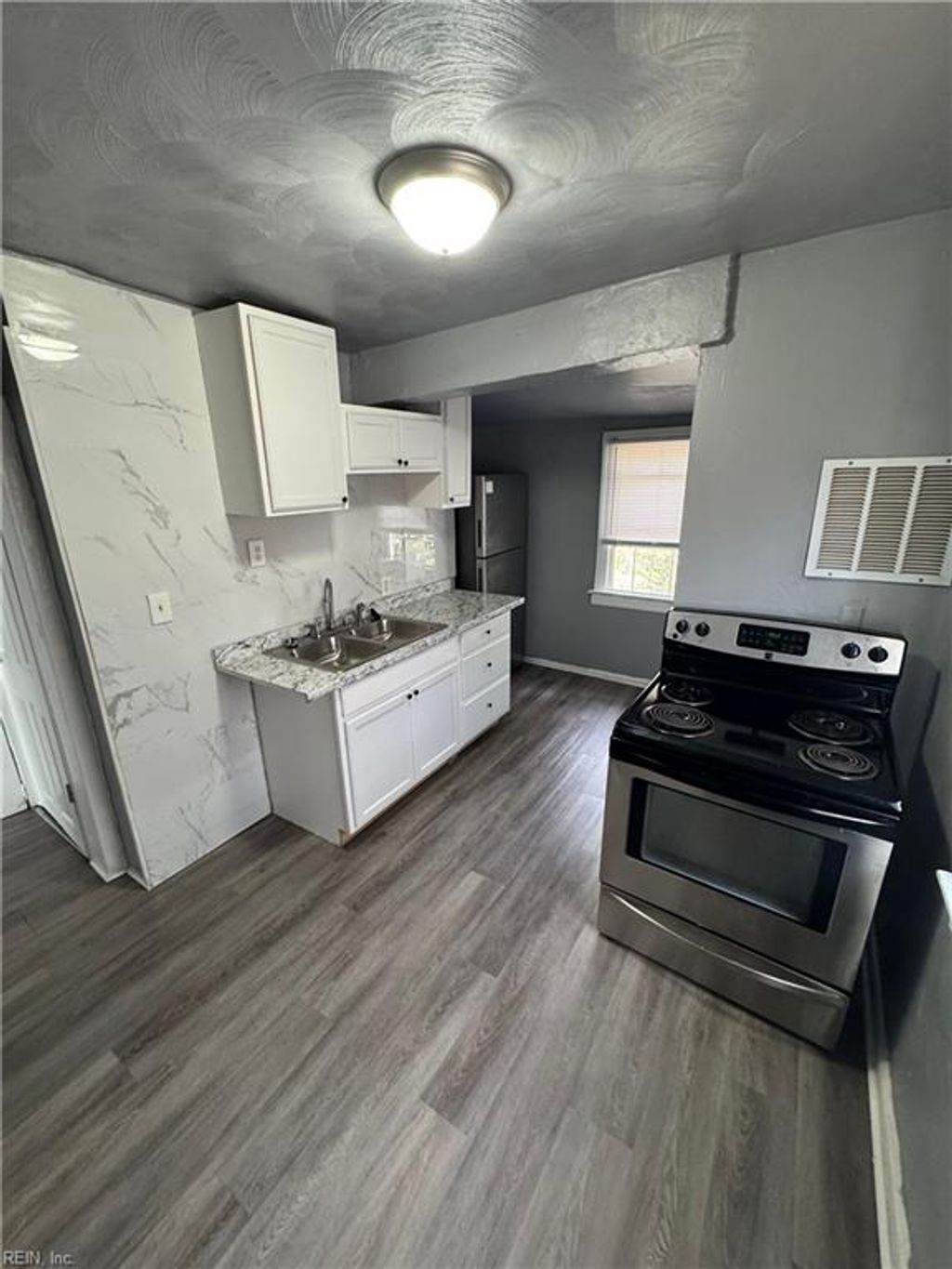 Photo of 1114 Victory Boulevard #D, Portsmouth, VA 23702 (MLS # 10626454)