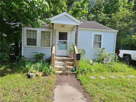 Single Family Residence in Virginia Beach VA 606 14th Street.jpg