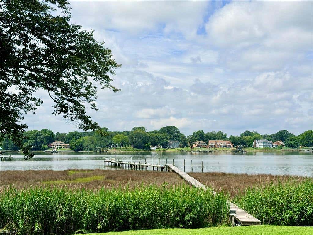 Photo of 418 Robin Road, Portsmouth, VA 23701 (MLS # 10641946)