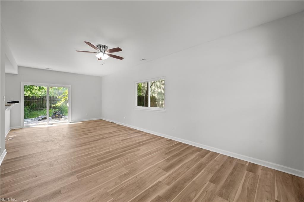 3703 Greenleaf TRL