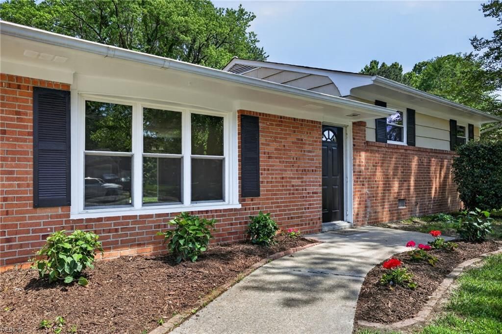 Photo of 514 Brentwood Drive, Newport News, VA 23601 (MLS # 10635404)