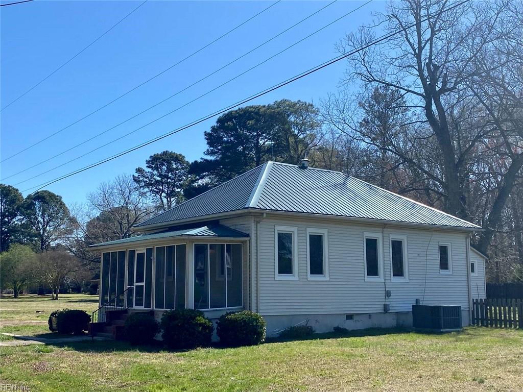 Photo of 21464 Twin Hill Lane, Carrollton, VA 23314 (MLS # 10653378)