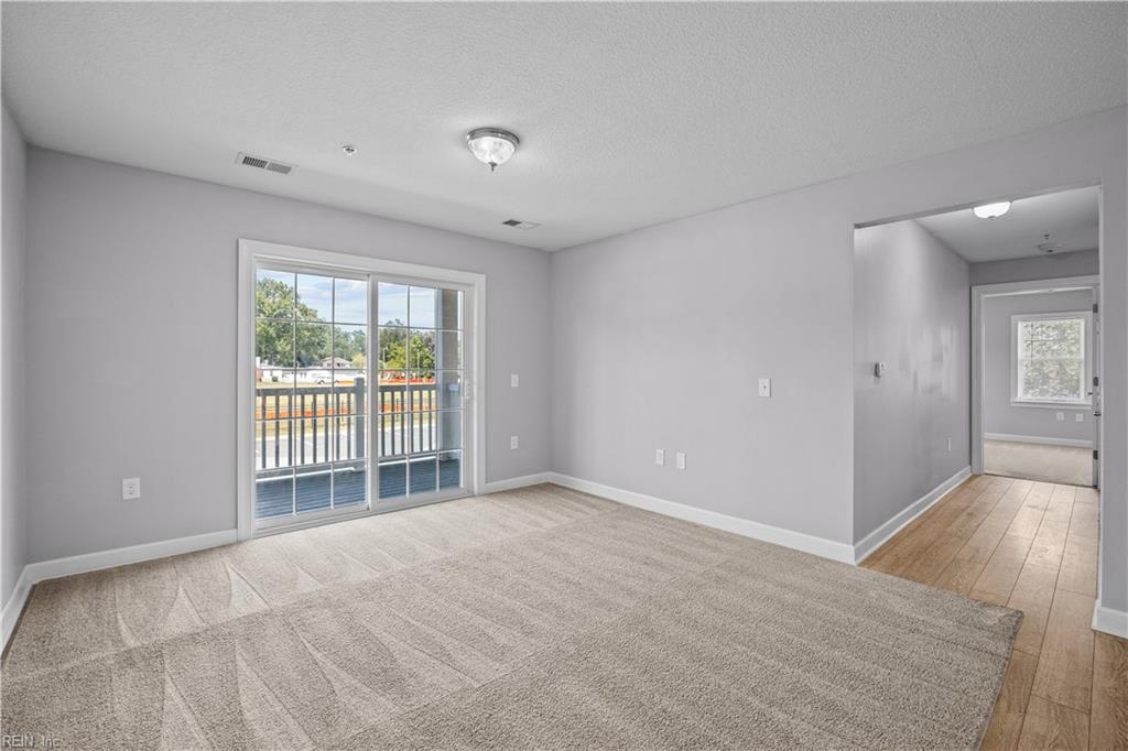 1016 Thoroughgood WAY 201