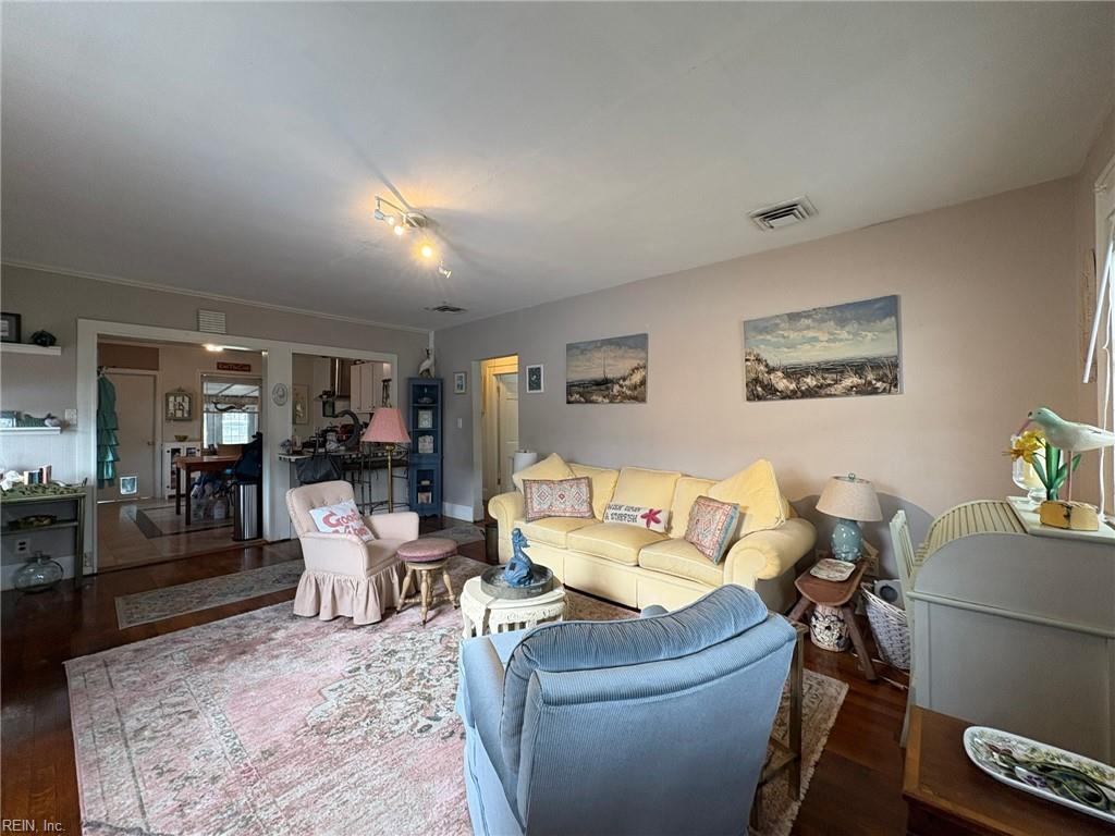 1132 W Ocean View AVE