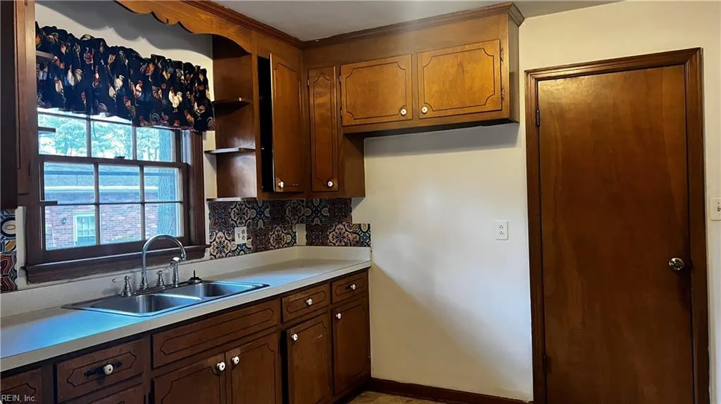 Portsmouth, Virginia 23703, United States, 3 Bedrooms Bedrooms, ,3 BathroomsBathrooms,Residential,Pending,12258