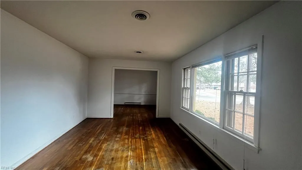 Portsmouth, Virginia 23703, United States, 3 Bedrooms Bedrooms, ,3 BathroomsBathrooms,Residential,Pending,12258