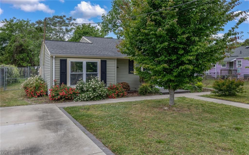 Photo of 315 Mary Street, Hampton, VA 23664 (MLS # 10634086)