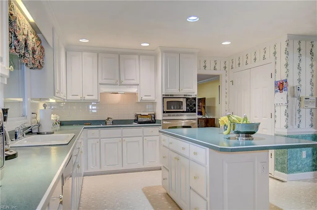 Chesapeake, Virginia 23320, United States, 5 Bedrooms Bedrooms, ,4 BathroomsBathrooms,Residential,Active,146233