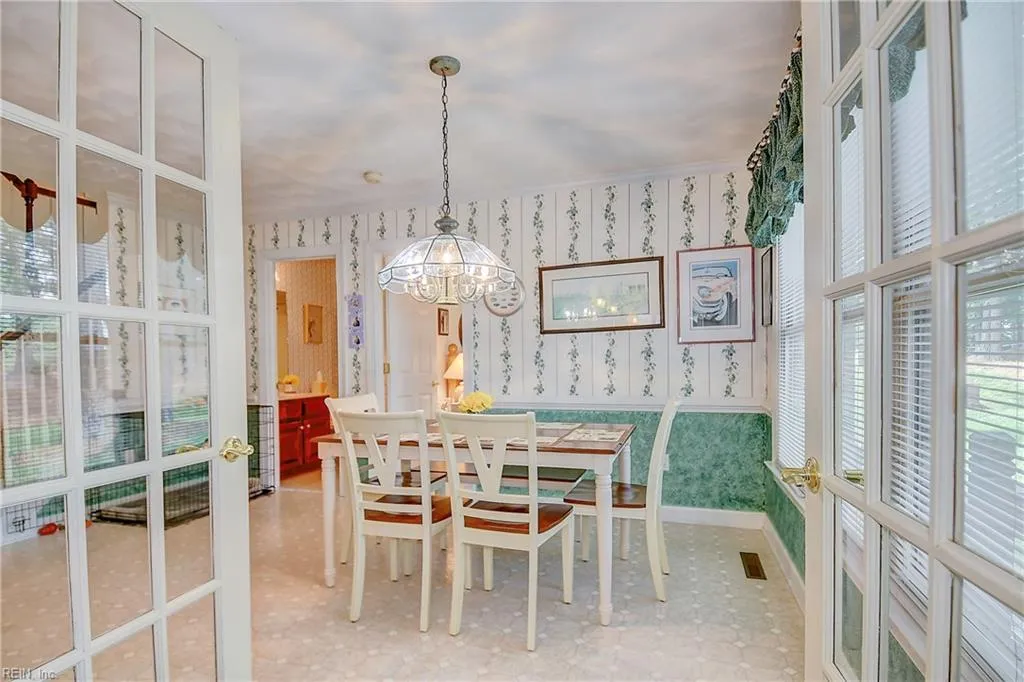 Chesapeake, Virginia 23320, United States, 5 Bedrooms Bedrooms, ,4 BathroomsBathrooms,Residential,Active,146233