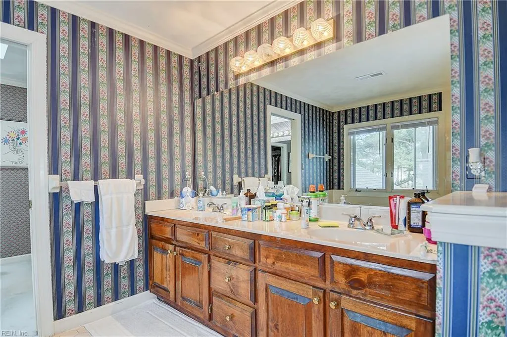 Chesapeake, Virginia 23320, United States, 5 Bedrooms Bedrooms, ,4 BathroomsBathrooms,Residential,Active,146233
