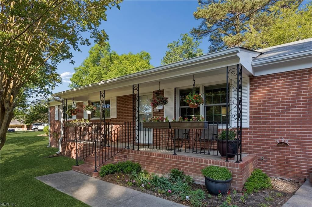 Photo of 103 Laurel Court, Williamsburg, VA 23185 (MLS # 10631135)